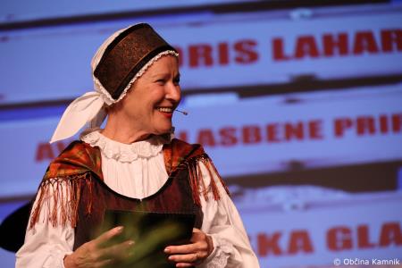Ples in glasba izpod kamniških planin v izvedbi Folklorne skupine Kamnik in njihovih prijateljev  (75)